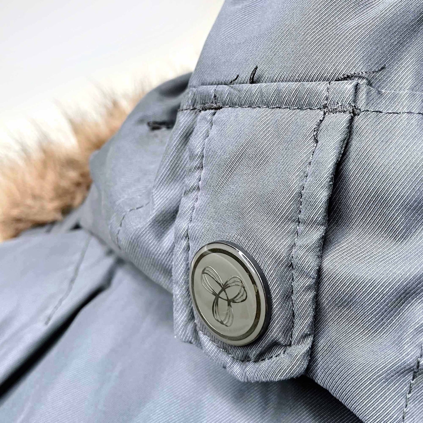 tna maverick fur-lined winter bomber jacket - size medium