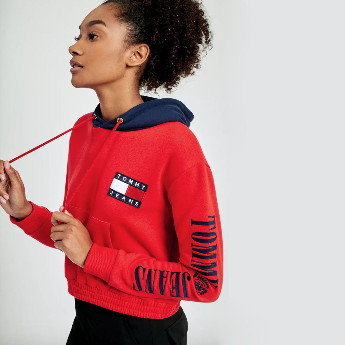 Tommy best sale cropped hoodie