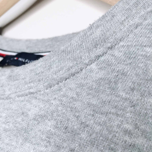 Tommy Hilfiger crewneck sweatshirt - size Medium