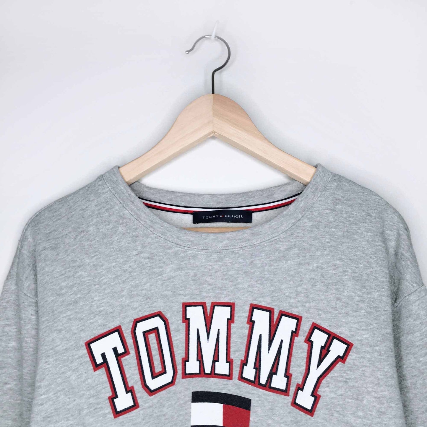 Tommy Hilfiger crewneck sweatshirt - size Medium