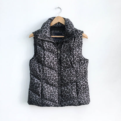 Tommy Hilfiger Puffer Vest - size Medium