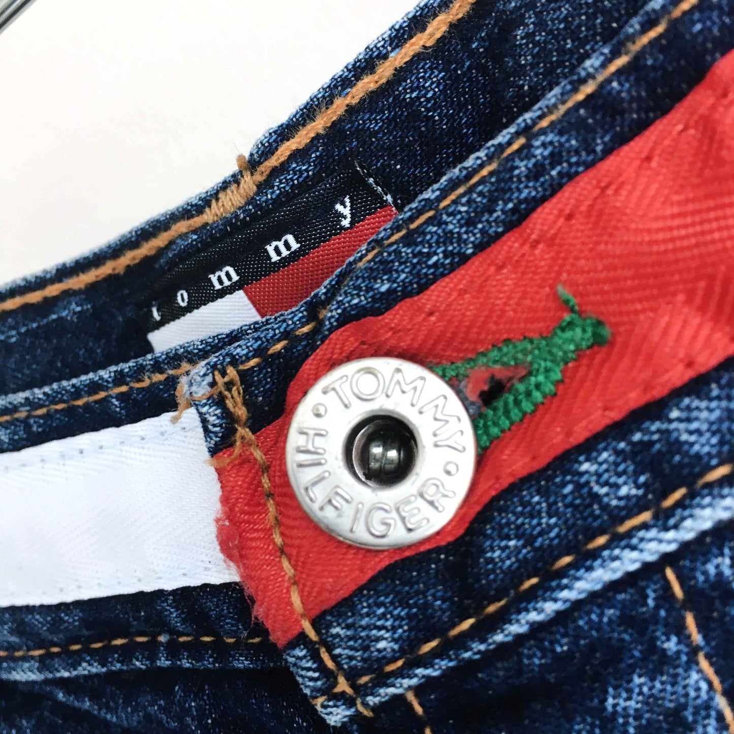 Vintage Tommy Hilfiger button fly jean shorts - size 26