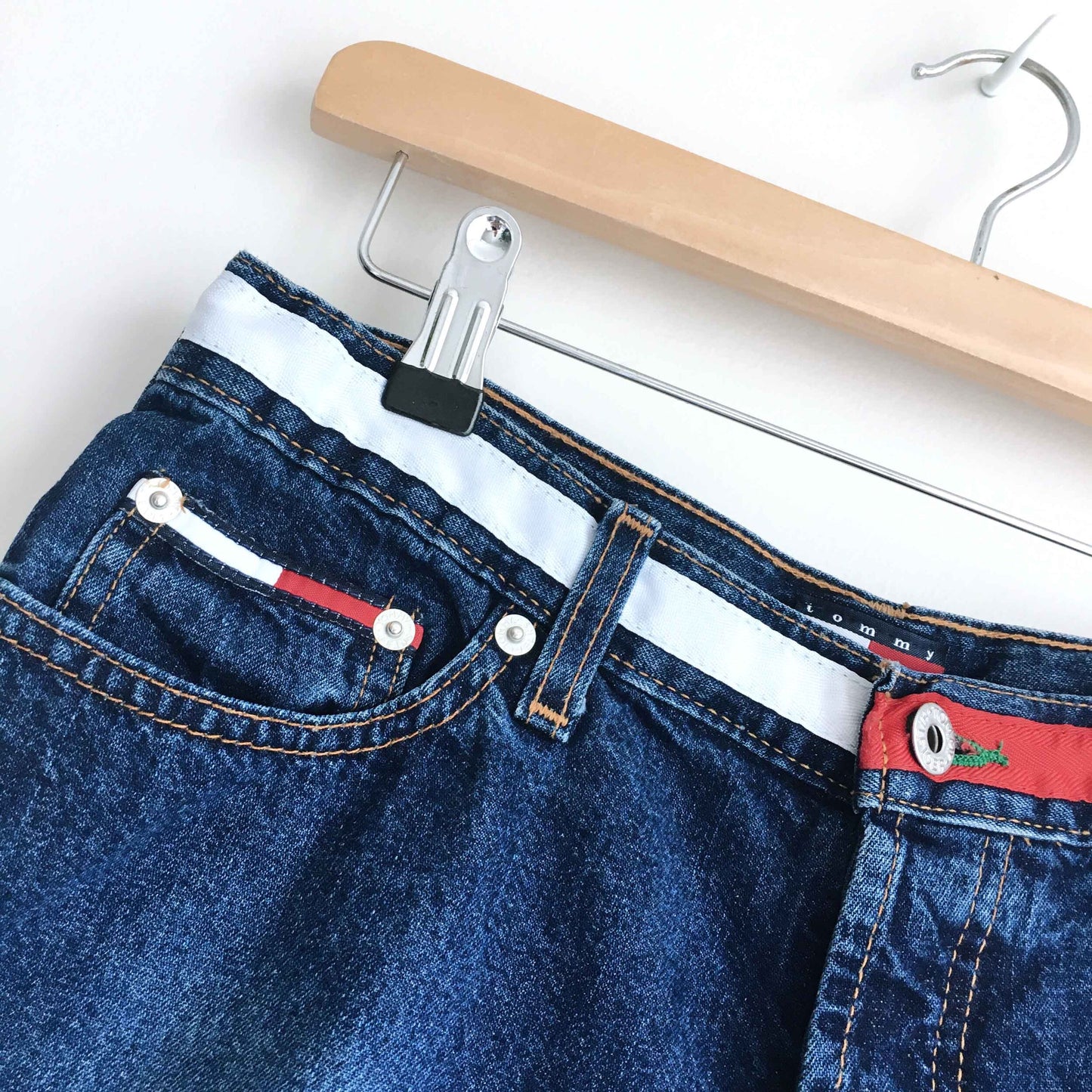 Vintage Tommy Hilfiger button fly jean shorts - size 26