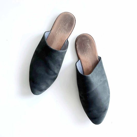 toms jutti black leather slip on mules - size 9