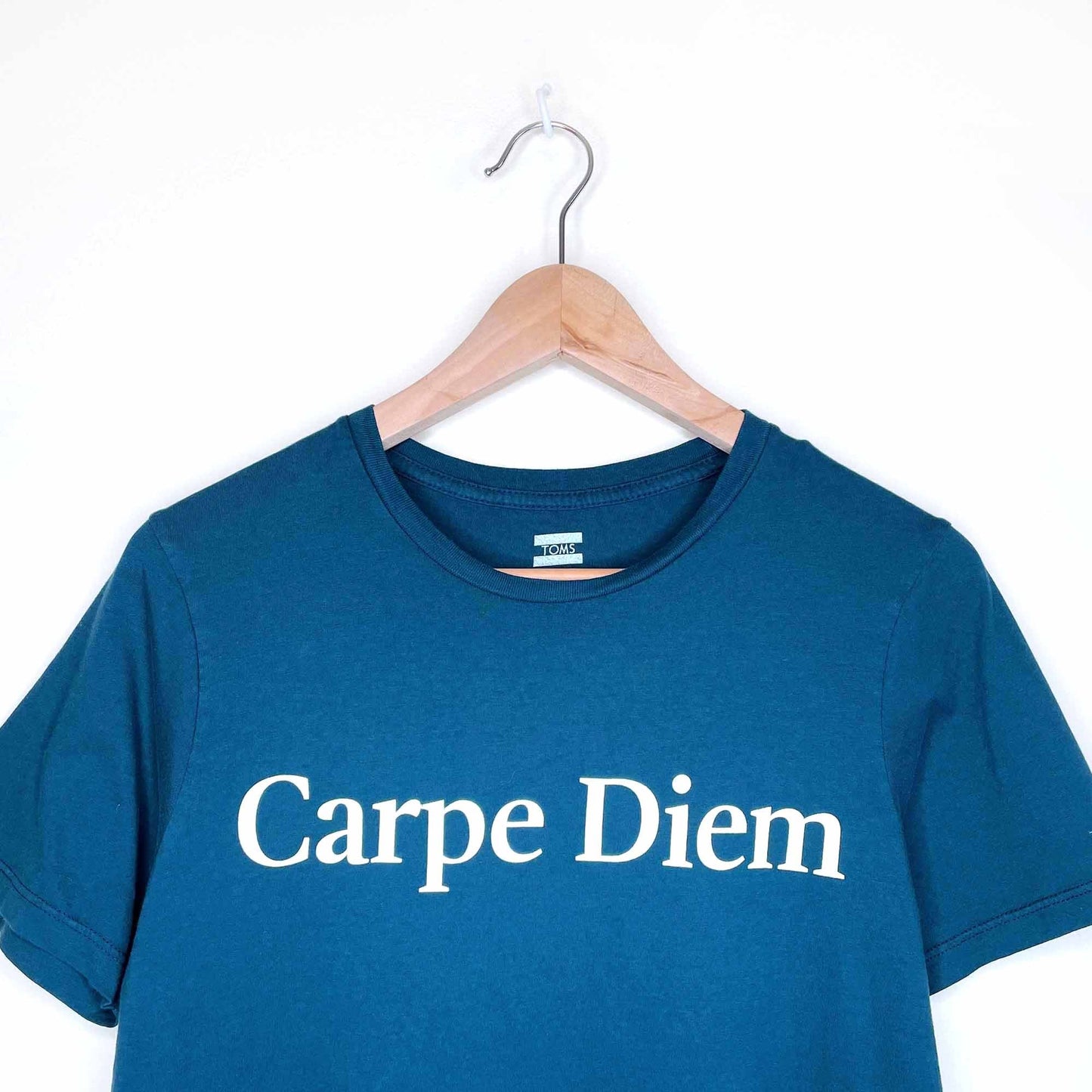 toms carpe diem t-shirt - size xs