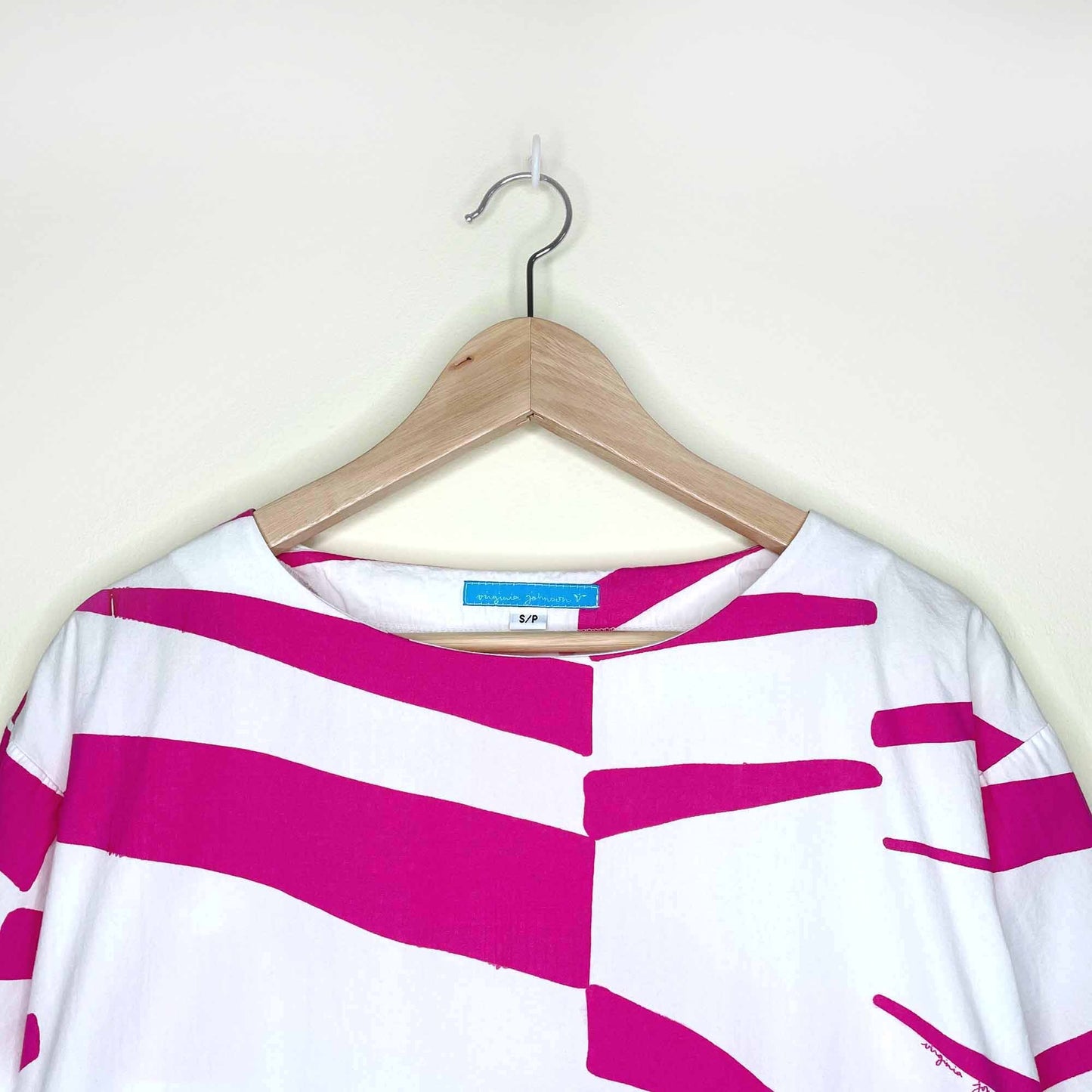 virginia johnson colour block short sleeve top - size small