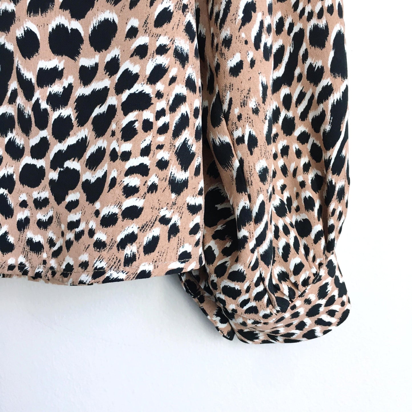 NWT Topshop Animal print button down - size 2