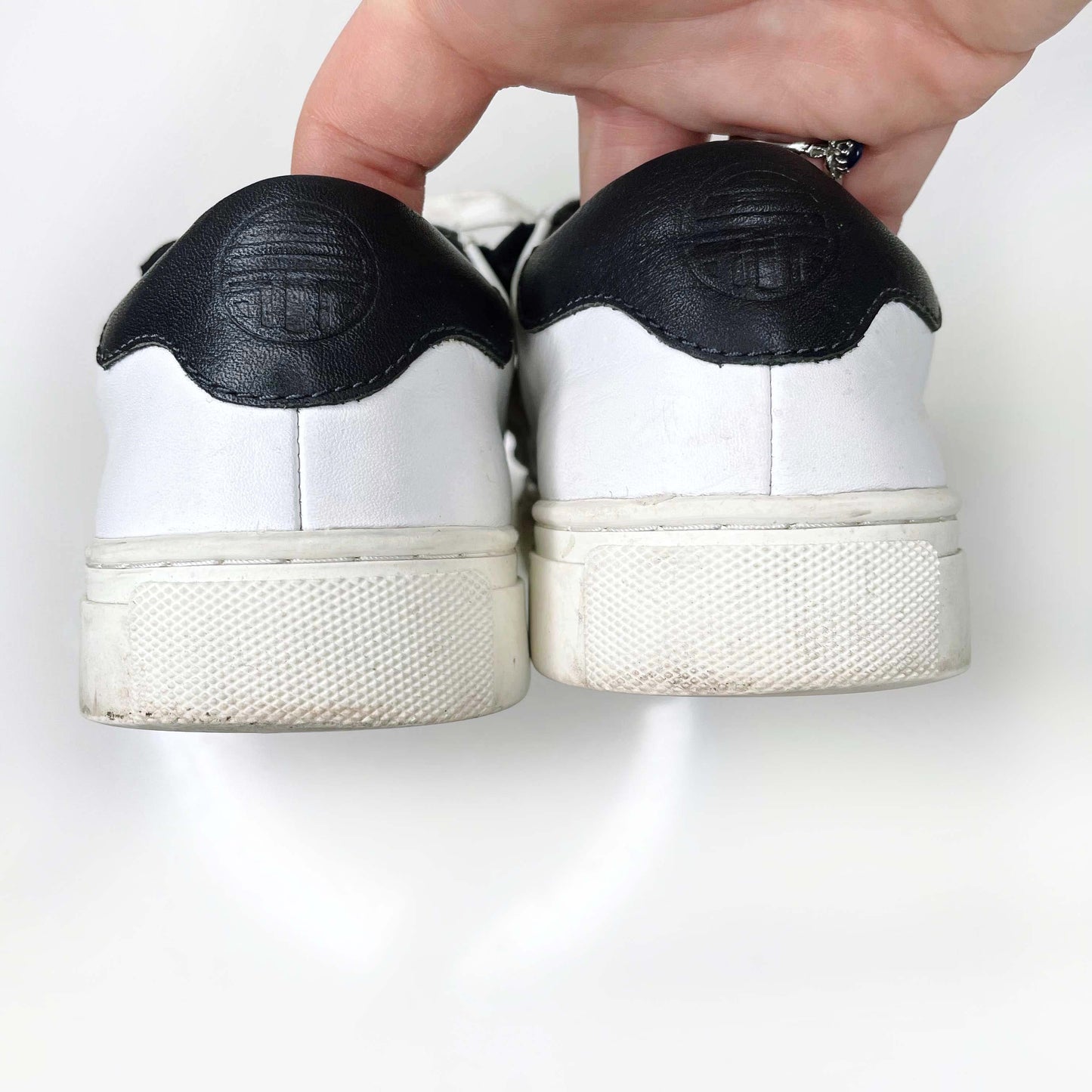 tory burch white leather ruffle sneakers - size 6