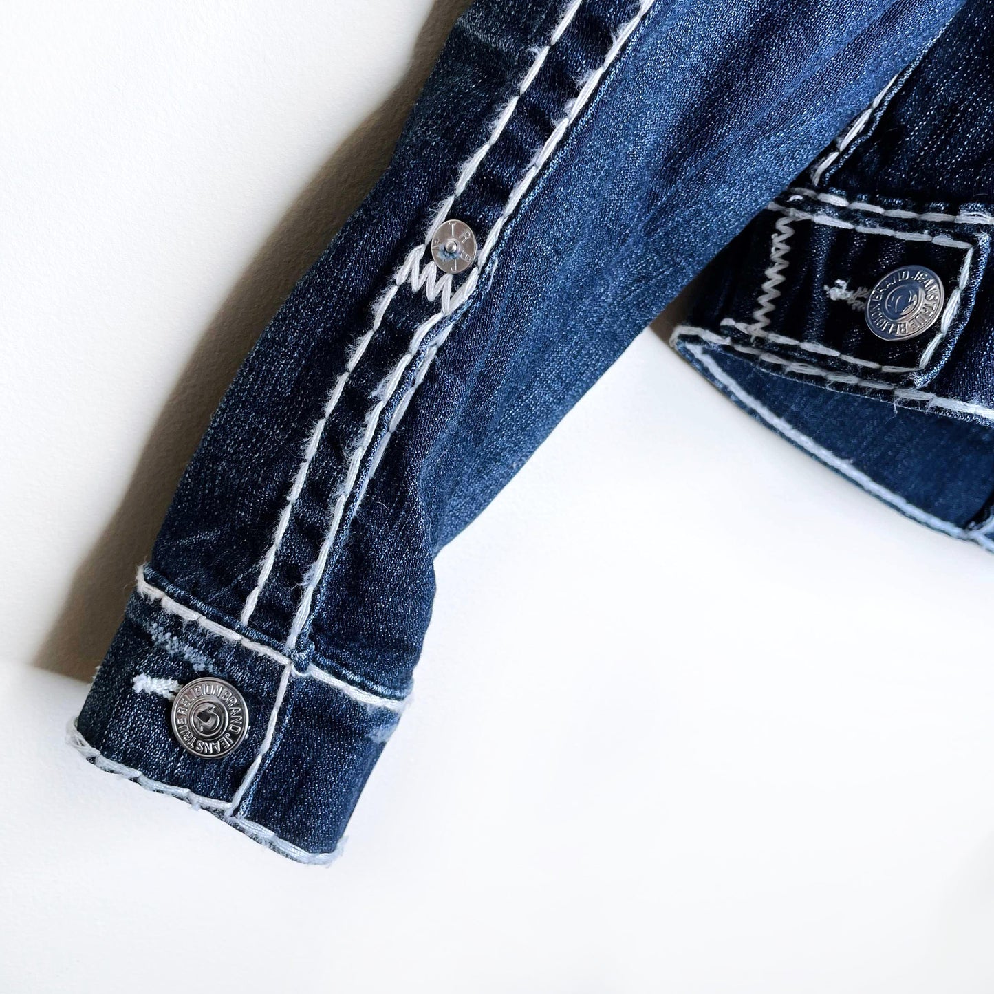 true religion emily super t contrast stitch jean jacket - size medium