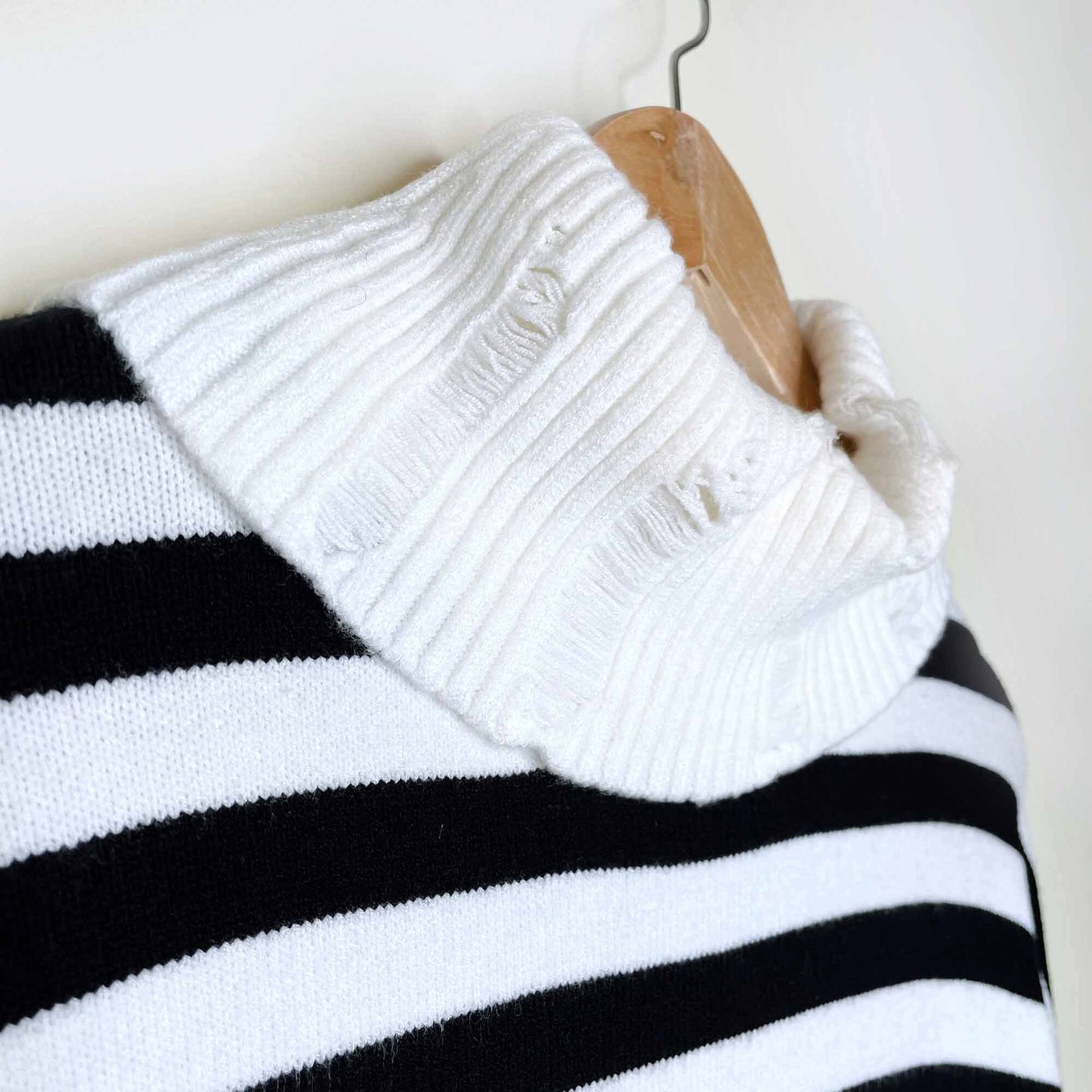 elana wang cozy striped distressed turtleneck sweater - size small