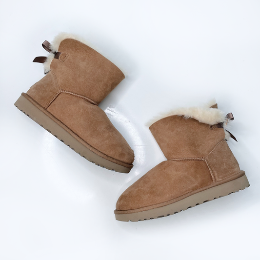 ugg tan mini bailey bow II short sheepskin boots - size 7
