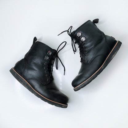 men's black ugg hannen TI sheepskin lace-up boots - size 11/11.5