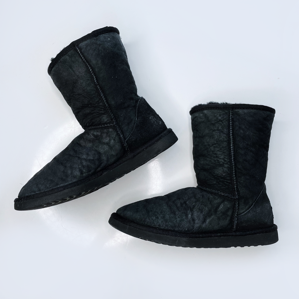 ugg classic short black sheepskin boots - size 8