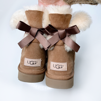ugg tan mini bailey bow II short sheepskin boots - size 7