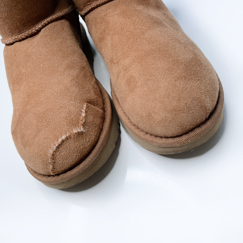 ugg tan mini bailey bow II short sheepskin boots - size 7