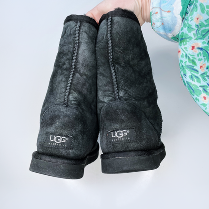 ugg classic short black sheepskin boots - size 8