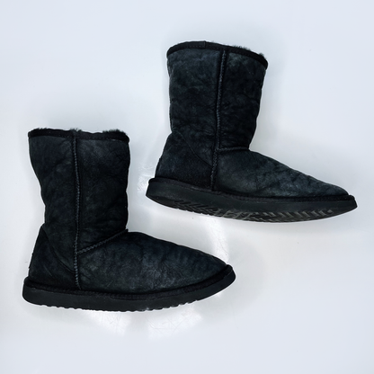 ugg classic short black sheepskin boots - size 8