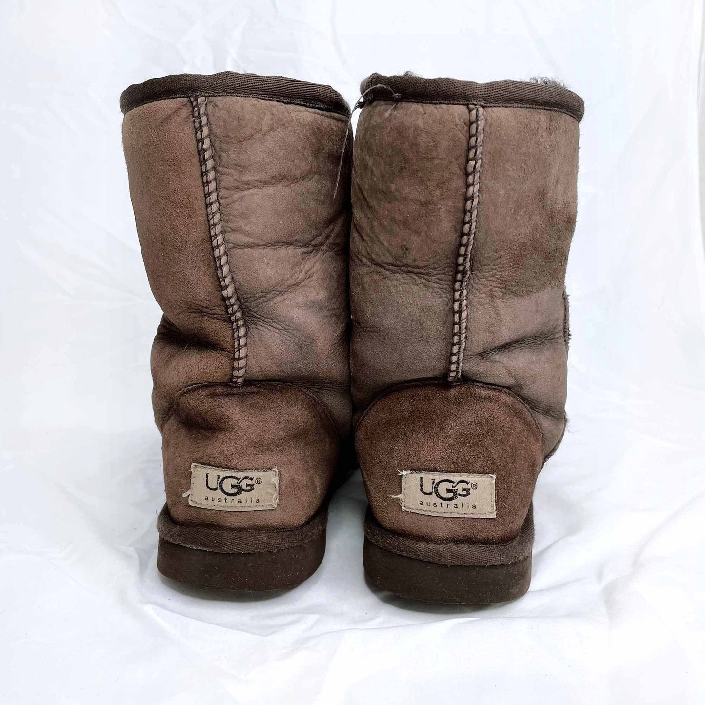 ugg dark brown classic short sheepskin boot - size 8