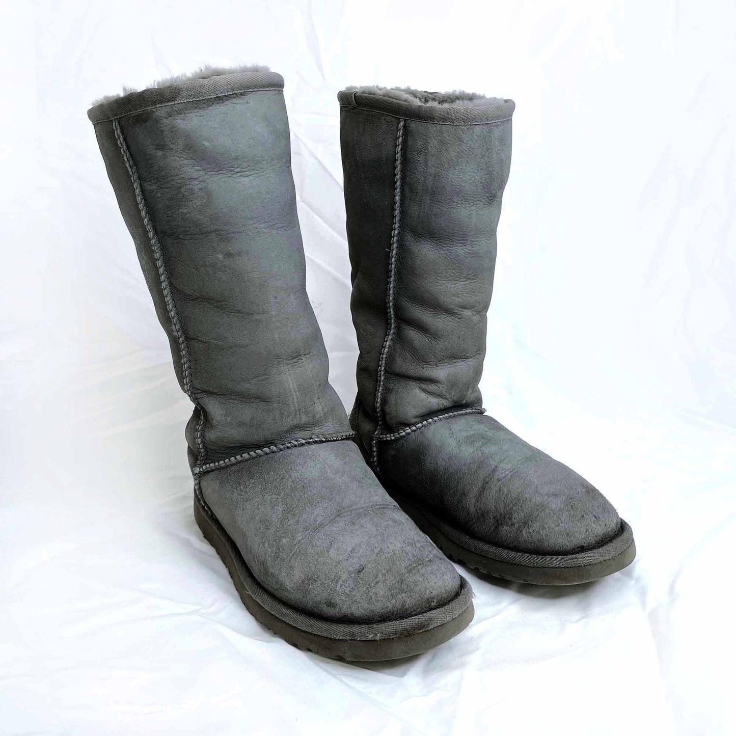 ugg classic tall grey sheepskin boots - size 6
