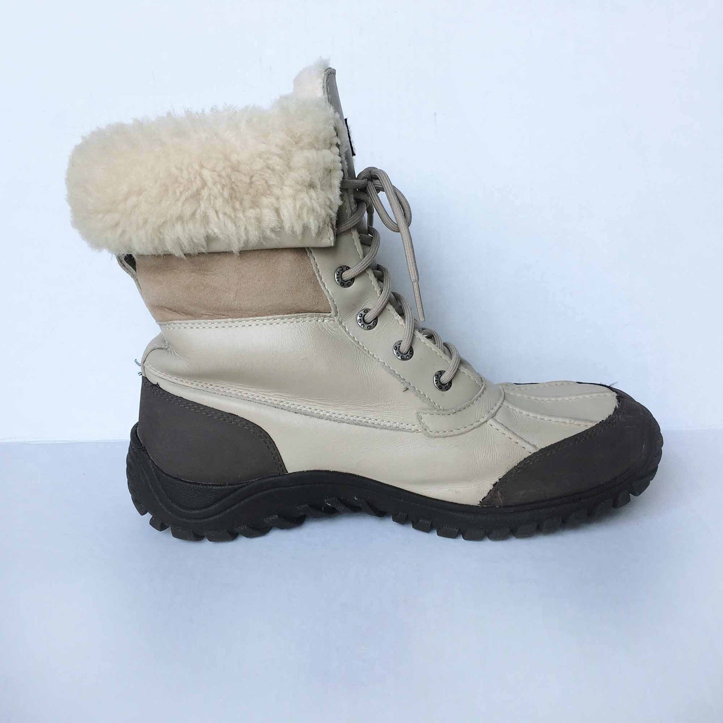 UGG Adirondack waterproof sheepskin boots - size 10