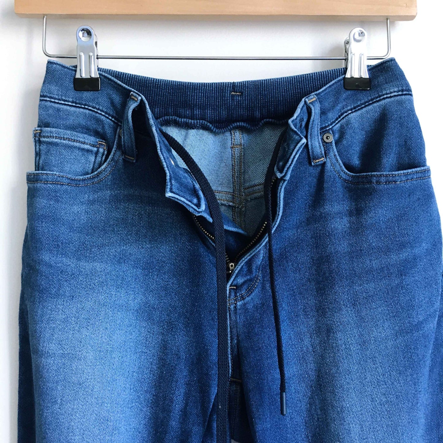 Uniqlo EZY drawstring mid-rise stretch jeans - size Medium