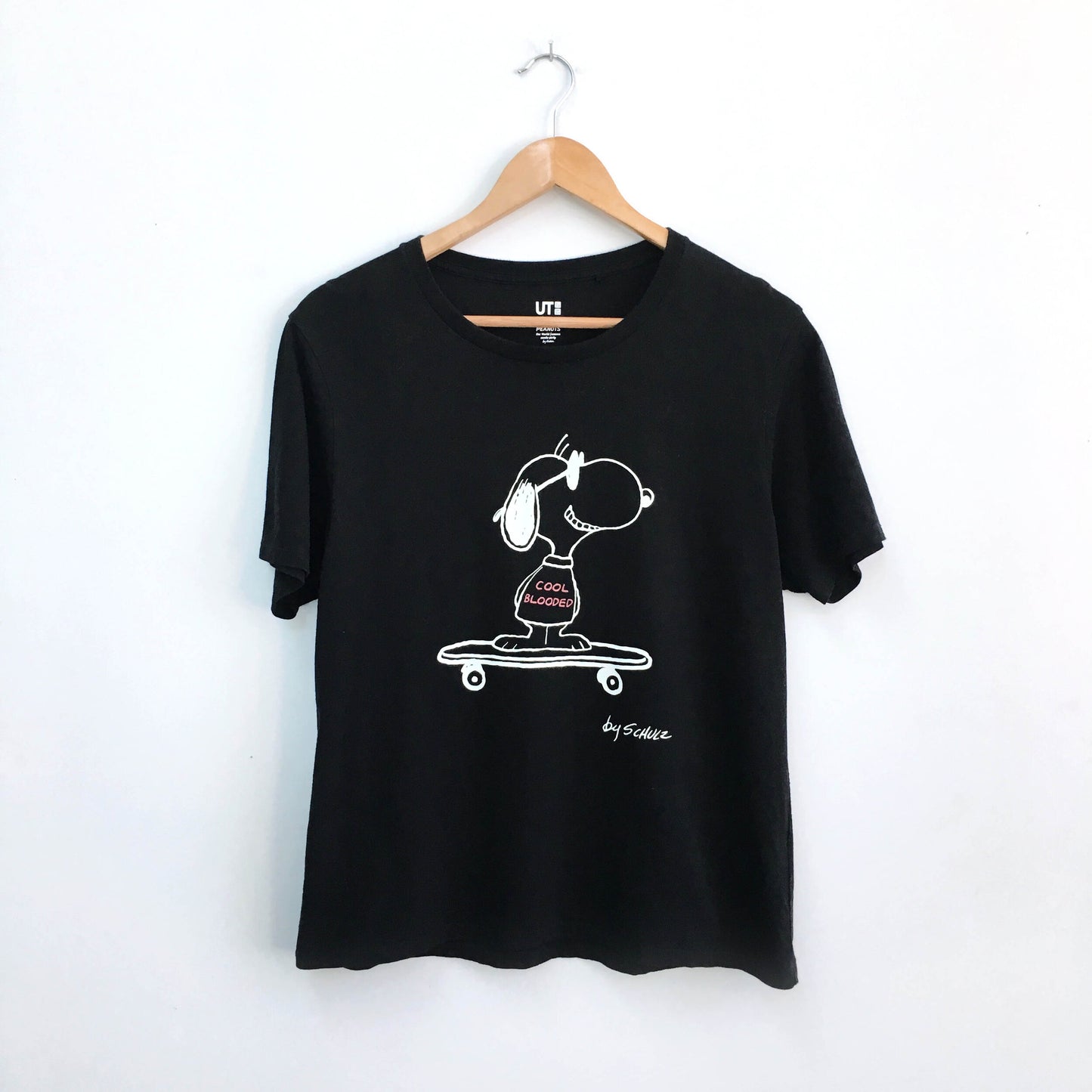 Uniqlo UT Peanuts Skater Tee - size Medium