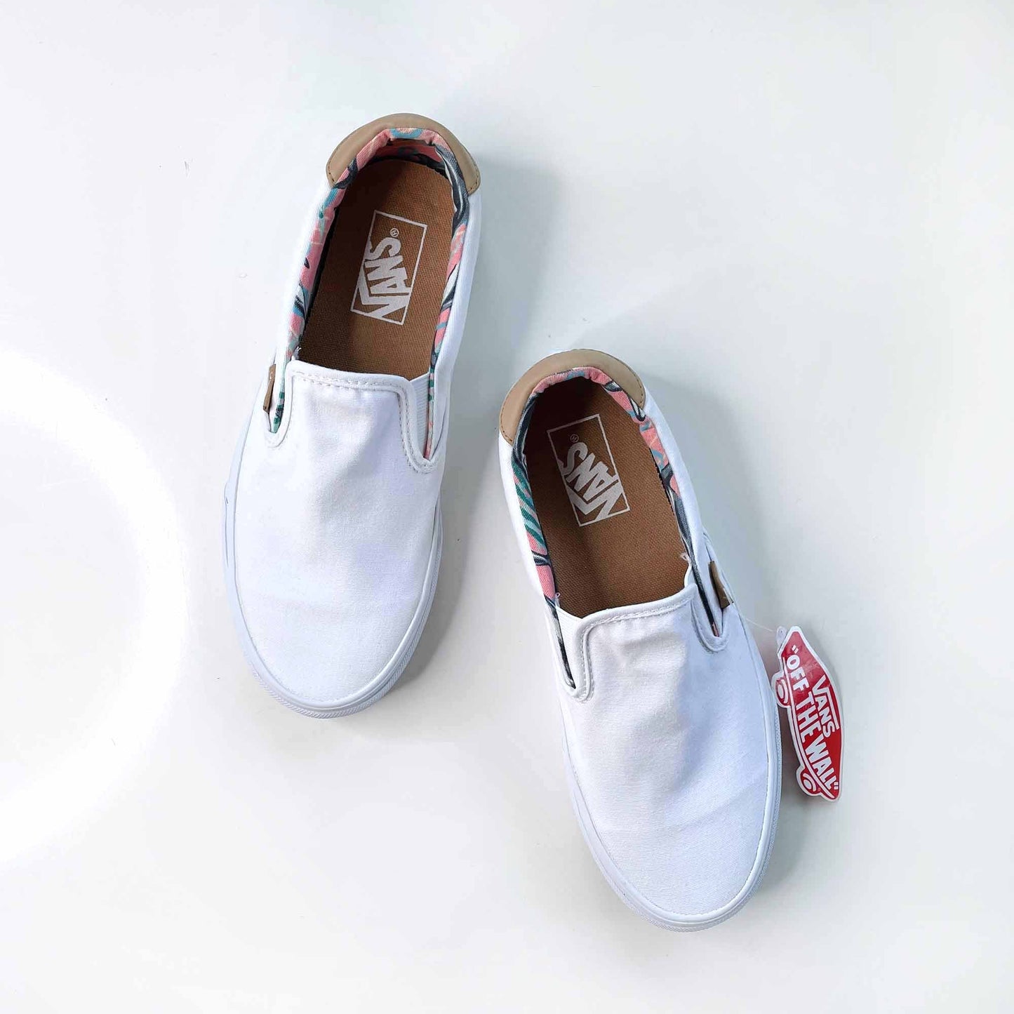 nwt vans classic white slip on 59 with dolphin lining - size 8W 6.5M