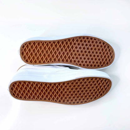 nwt vans classic white slip on 59 with dolphin lining - size 8W 6.5M