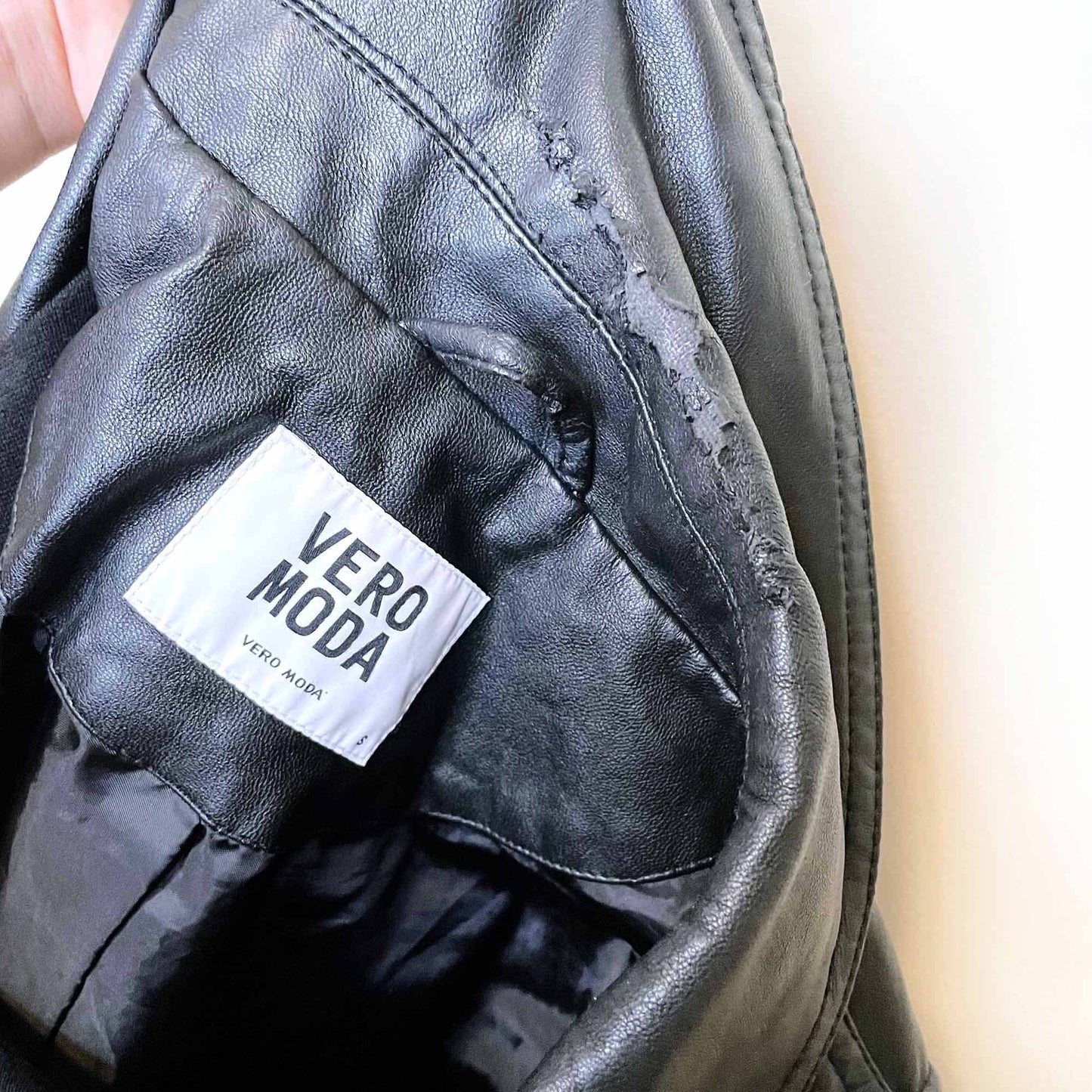 vero moda polly short faux leather moto biker jacket - size small