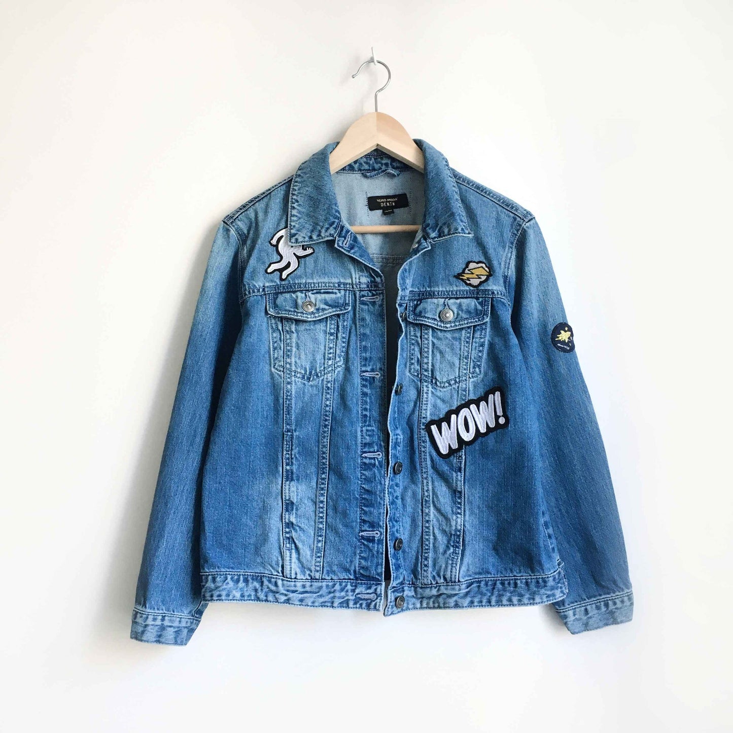 Vero Moda embroidered patch denim jacket - size Small