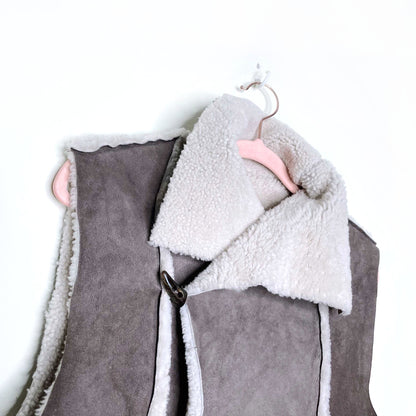 vintage handmade sheepskin vest - size sm/med