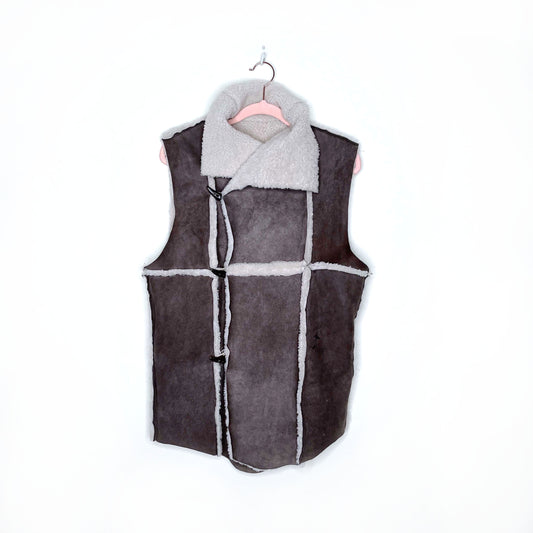 vintage handmade sheepskin vest - size sm/med