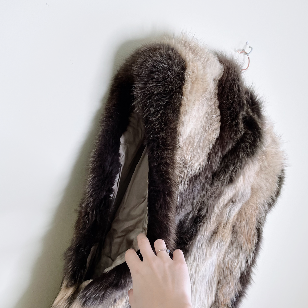 vintage oversized broadview furs fox vest - size medium
