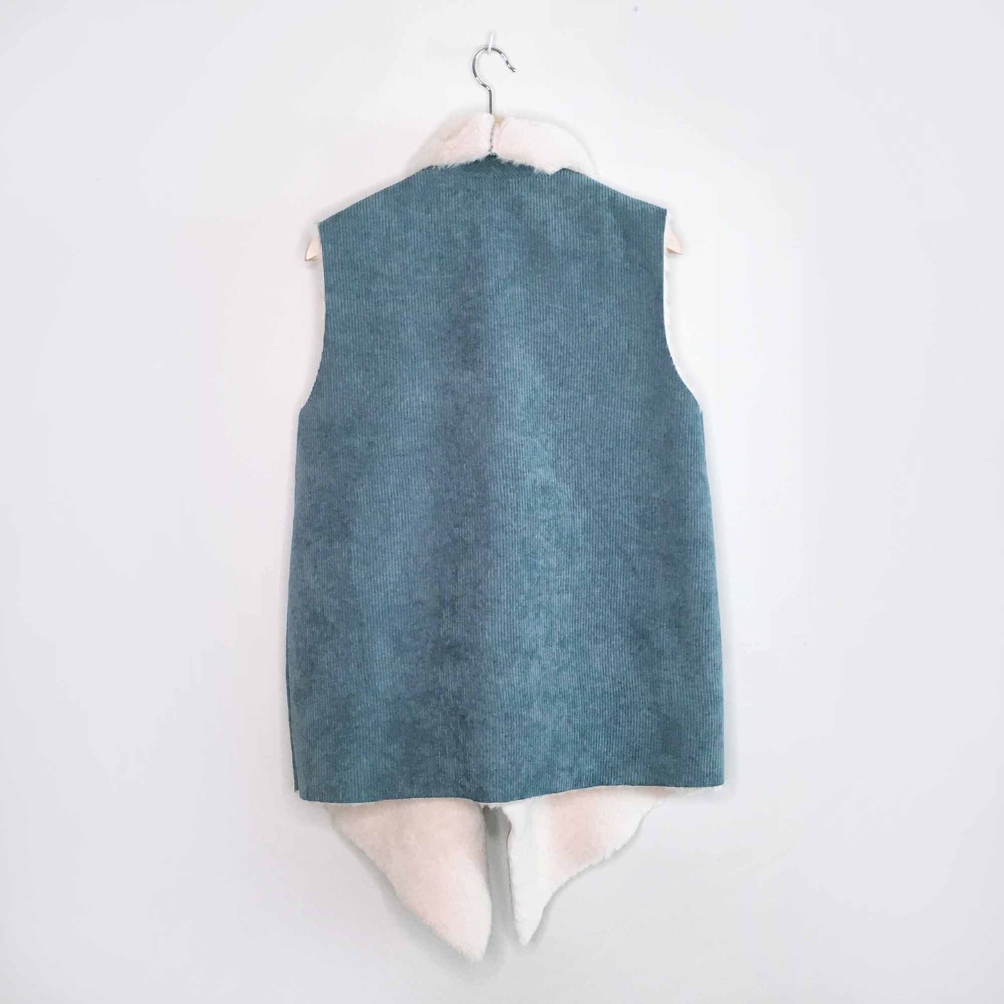 Easel faux fur corduroy waterfall vest - size Large