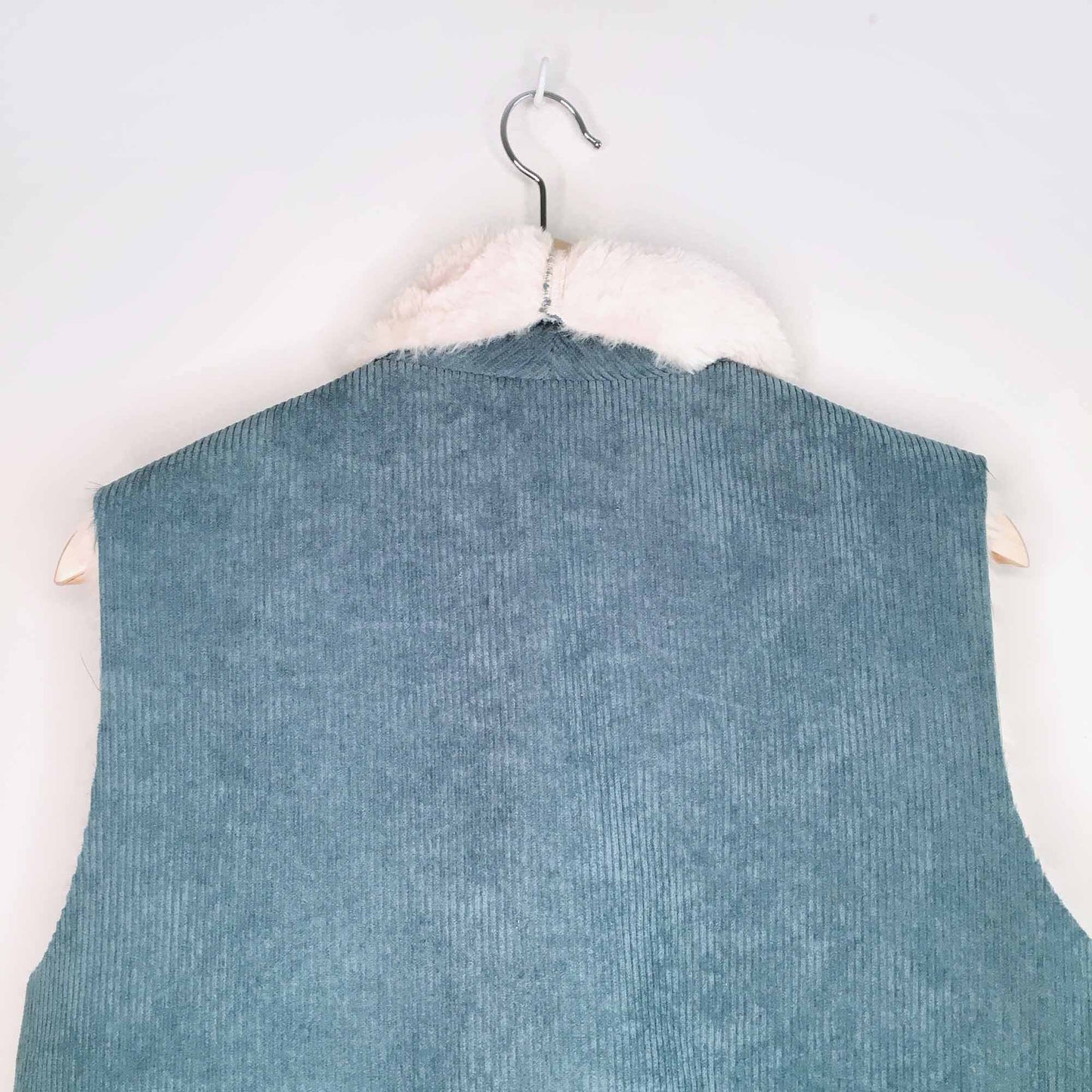 Easel faux fur corduroy waterfall vest - size Large