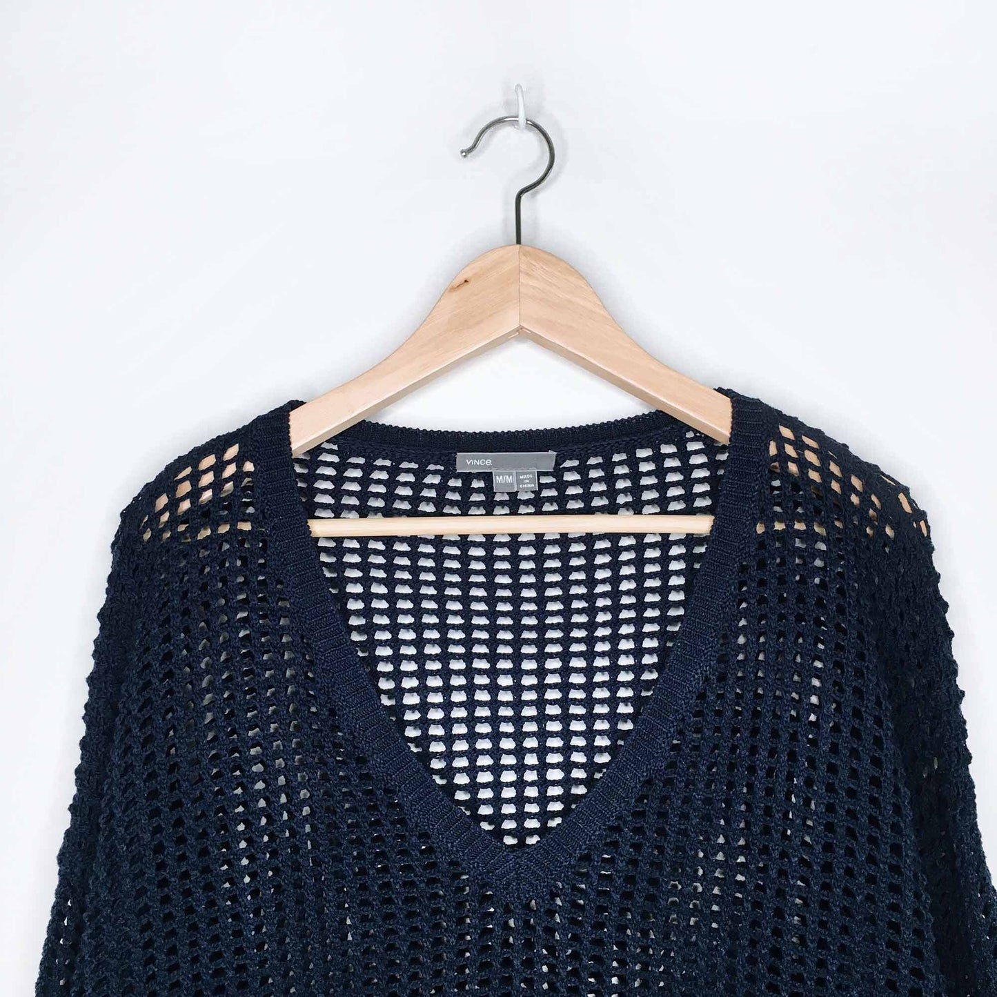 Vince waffle open knit v-neck sweater - size Medium