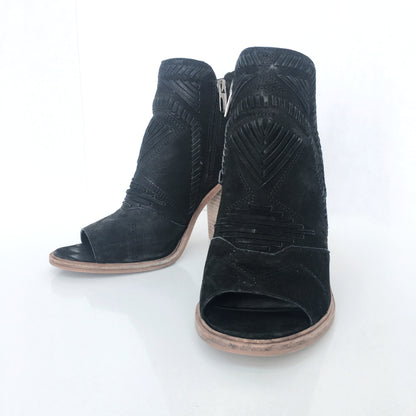 Vince Camuto Karinta Bootie - size 9
