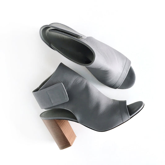 Vince Faye Open Toe Bootie - size 7.5