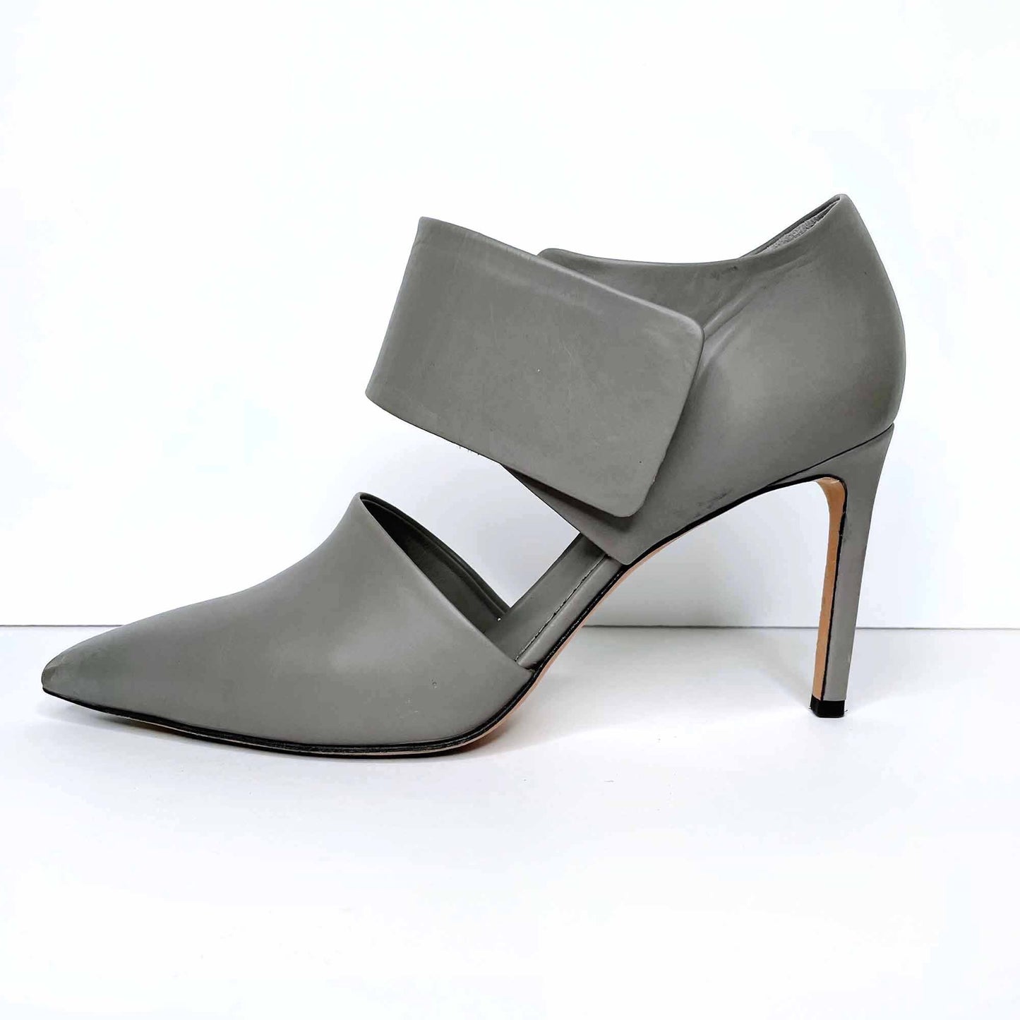 vince capri leather heel with velcro ankle strap - size 11