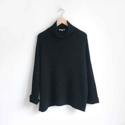 Vince wool-cashmere funnel neck pullover - size Medium