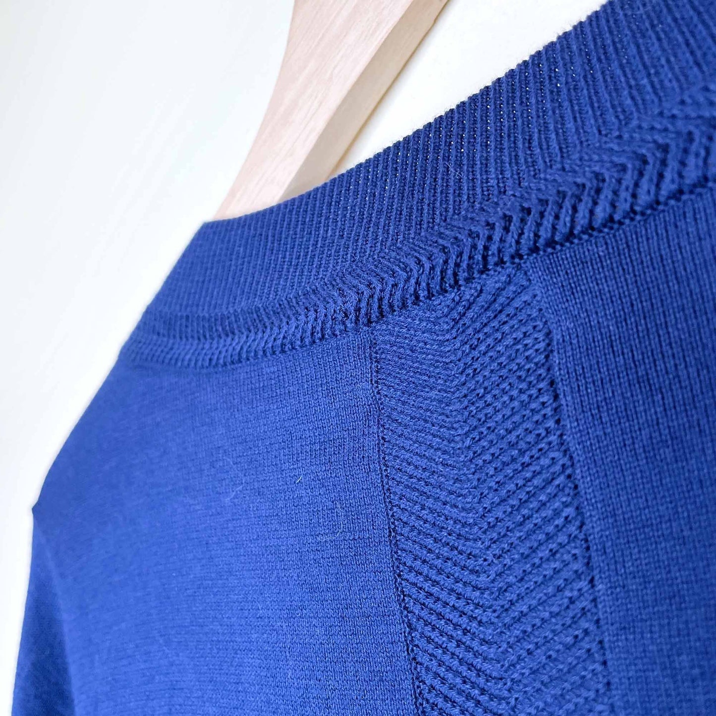 nwt vineyard vines cotton v-neck lightweight sweater - size medium