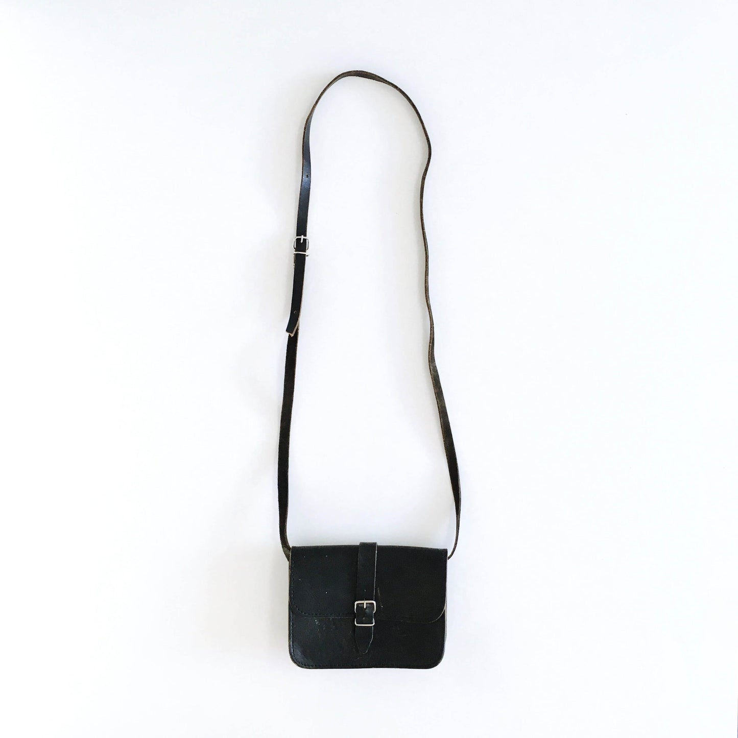 Vintage leather saddle crossbody