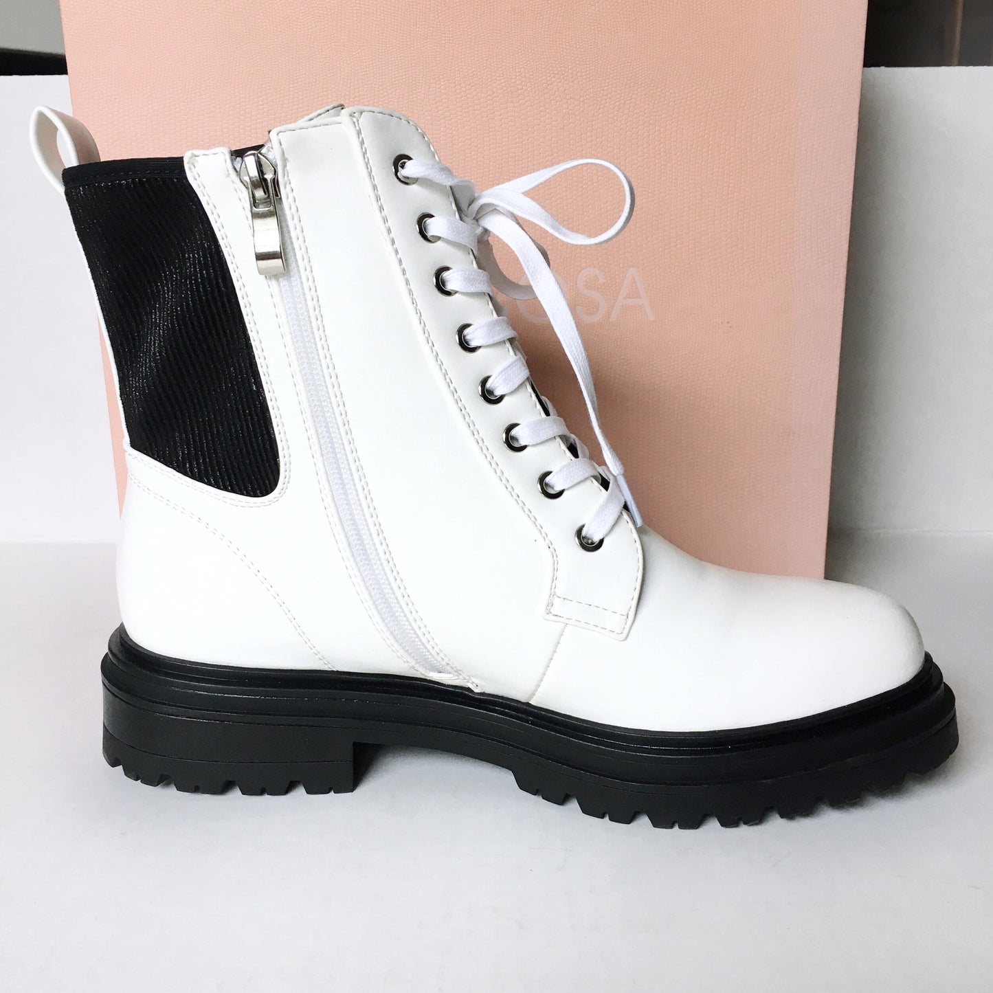 NIB Vivorosa Maha lace-up boot - size 40 (9US)