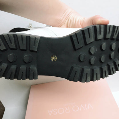 NIB Vivorosa Maha lace-up boot - size 40 (9US)