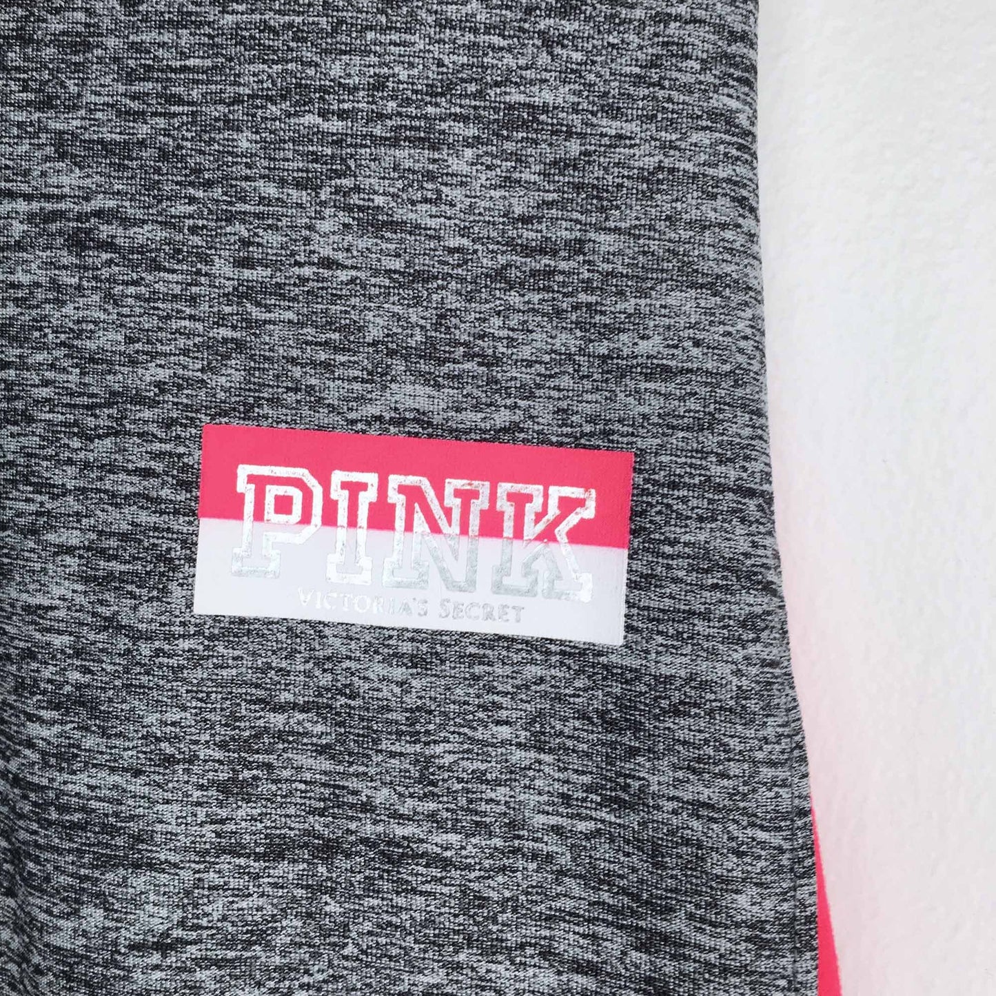 Victoria's Secret PINK yoga leggings - size Small