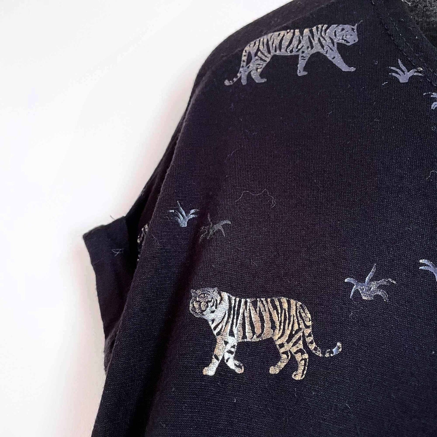 w5 anthropologie gold tiger print t-shirt - size Small