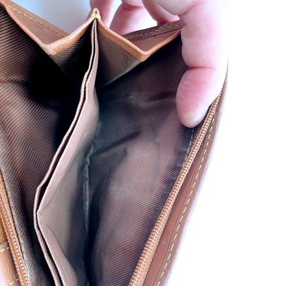 la classe alviero martini leather map snap wallet