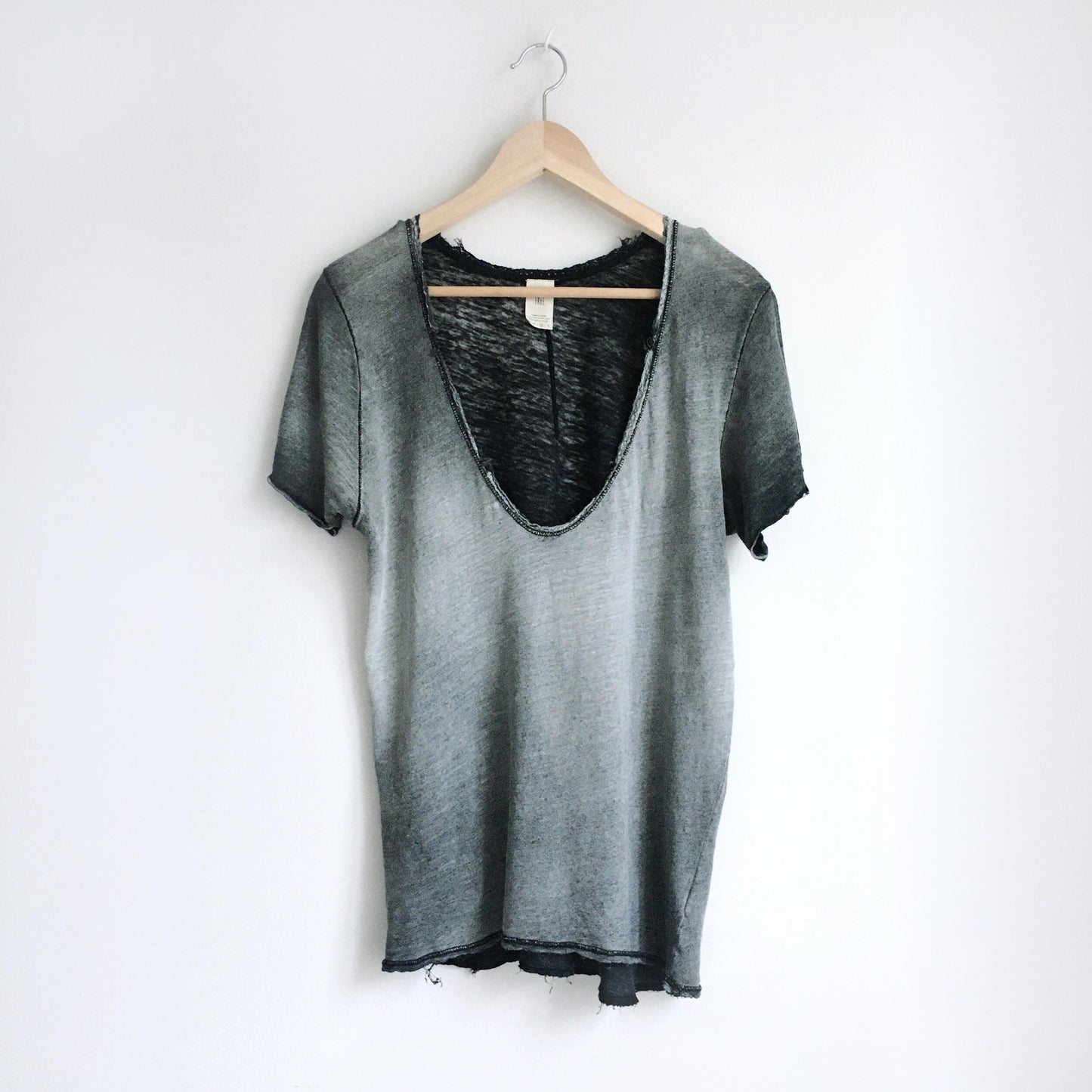 We the Free v-neck linen tee - size Medium