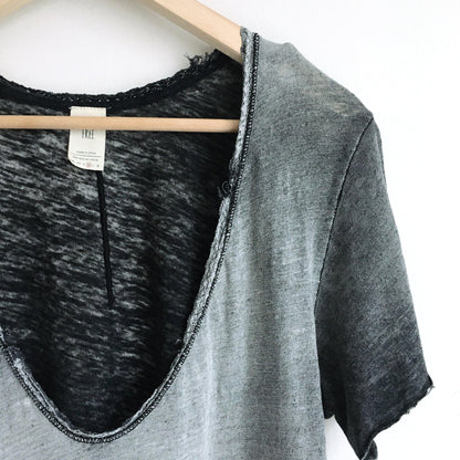 We the Free v-neck linen tee - size Medium