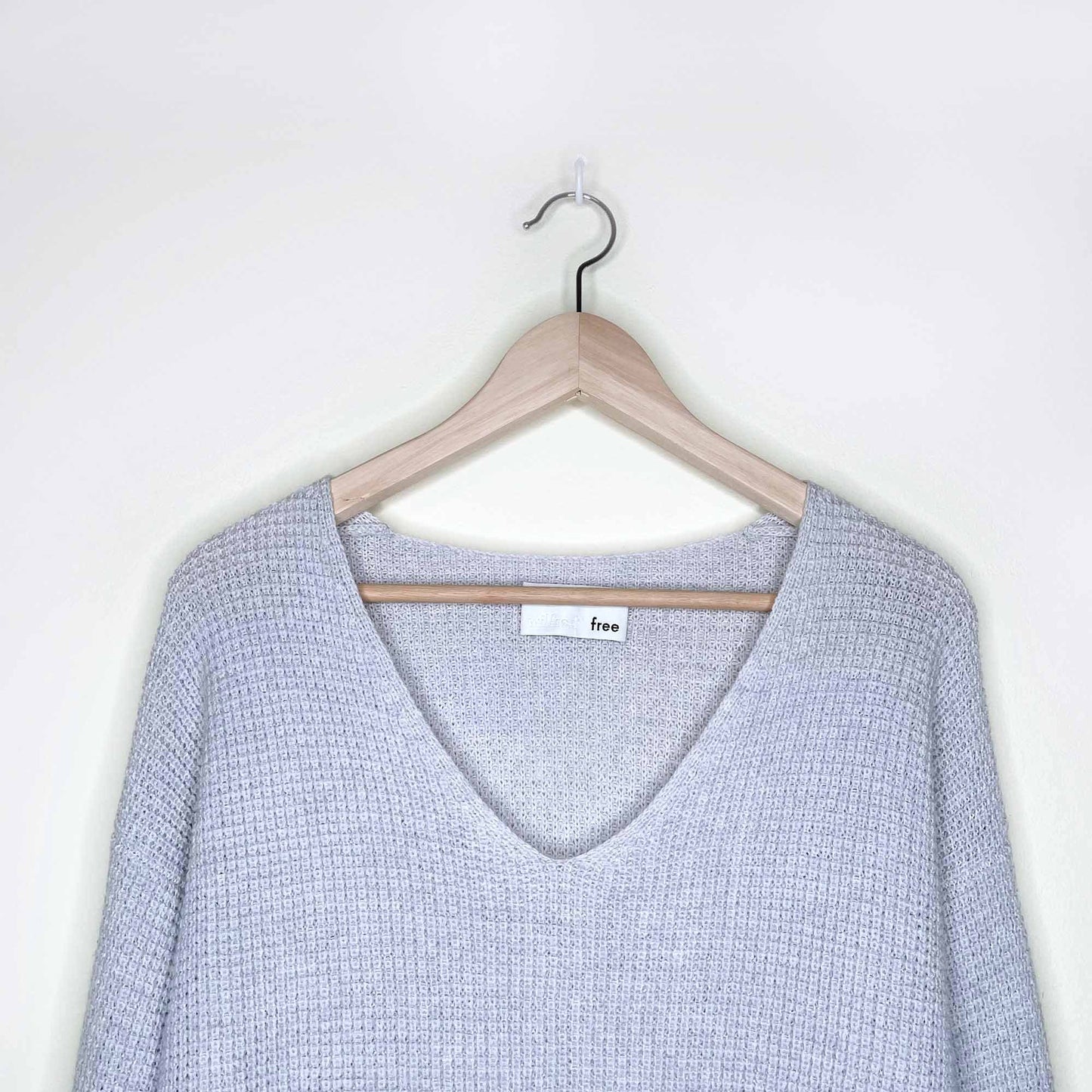 wilfred free wolter v-neck waffle knit wool sweater - size medium